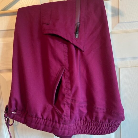 Grey's Anatomy scrubs - Picture 2 of 6